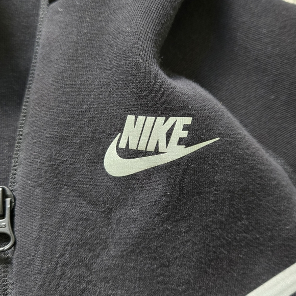 Nike Tech Fleece Full Zip Hoodie - Picture 2 of 5